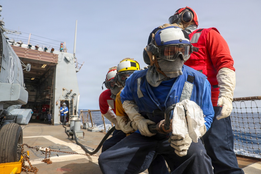 USS Oscar Austin (DDG 79) conducts firefighting drill