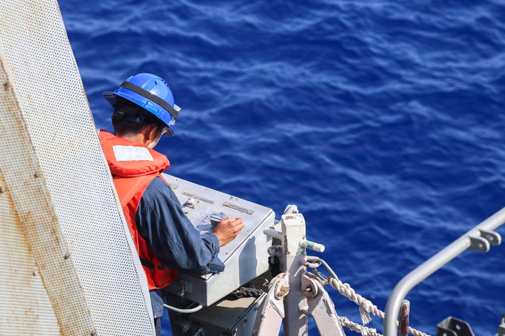 USS Oscar Austin (DDG 79) conducts small boat operations