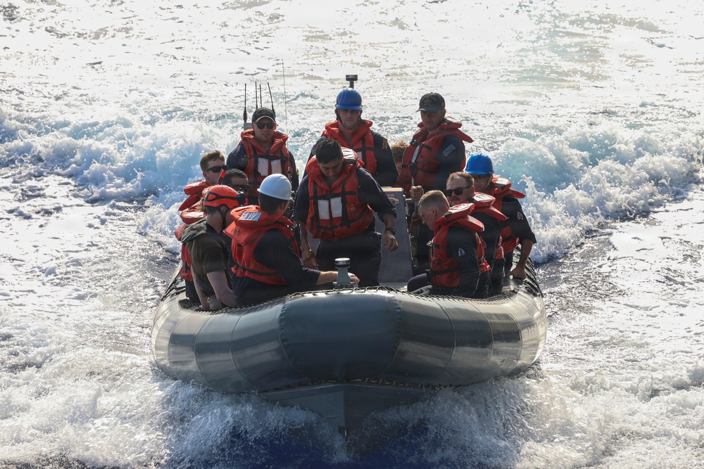 USS Oscar Austin (DDG 79) conducts small boat operations