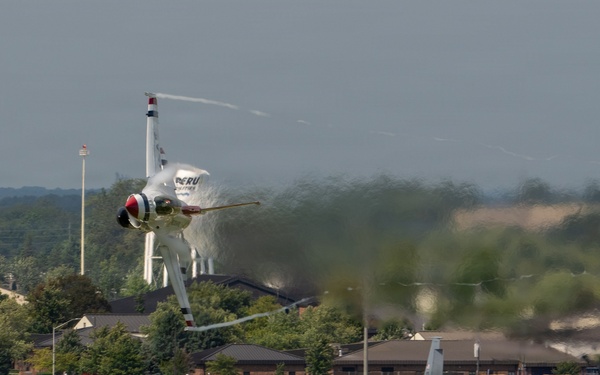 Thunderbird Rips Skyward in Vapor-Wrapped Climb Over Grissom