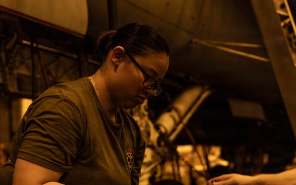 Abraham Lincoln Conducts Aircraft Maintenance