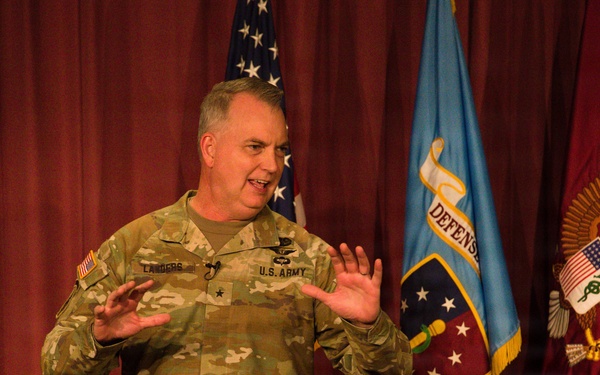 Landers highlights readiness, warfighter support during Madigan town hall