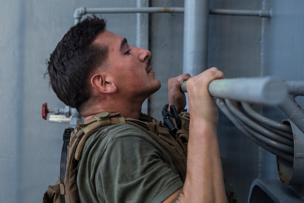 15th MEU Marines pay tribute on Memorial Day