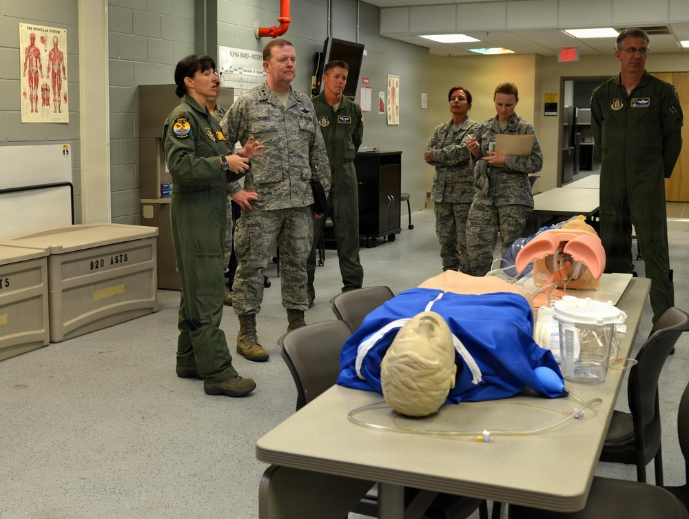 10th Air Force Commander visits rescue wing