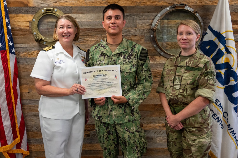 Navy Reserve Sailors Complete Logistics Support Representative Apprentice Qualification