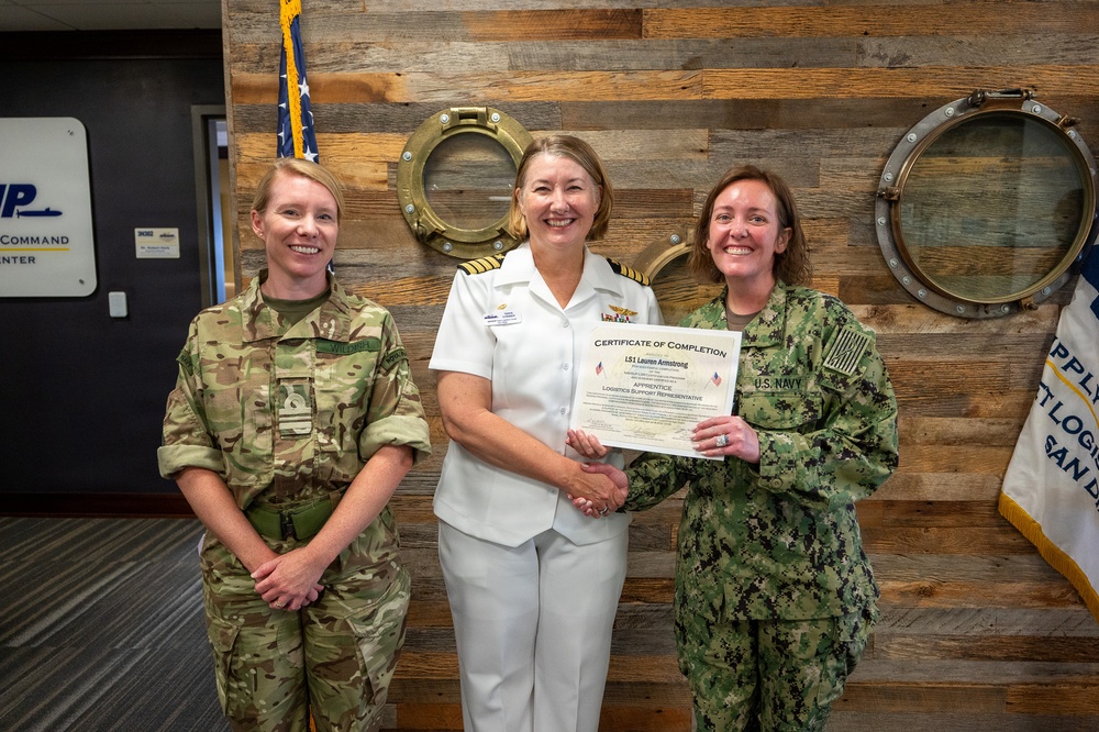 Navy Reserve Sailors Complete Logistics Support Representative Apprentice Qualification