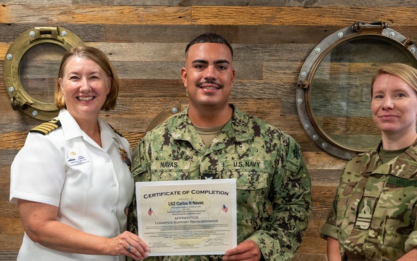 Navy Reserve Sailors Complete Logistics Support Representative Apprentice Qualification