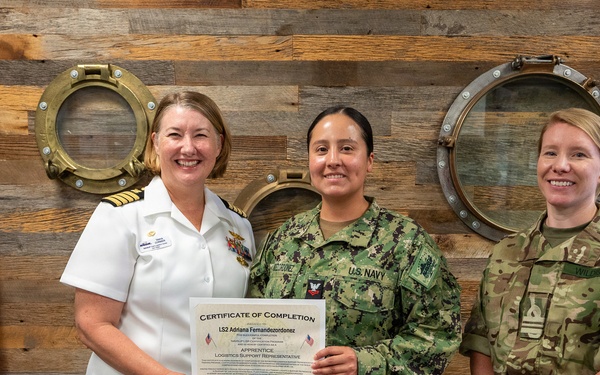 Navy Reserve Sailors Complete Logistics Support Representative Apprentice Qualification