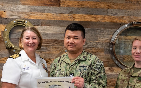 Navy Reserve Sailors Complete Logistics Support Representative Apprentice Qualification