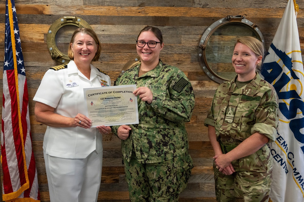 Navy Reserve Sailors Complete Logistics Support Representative Apprentice Qualification
