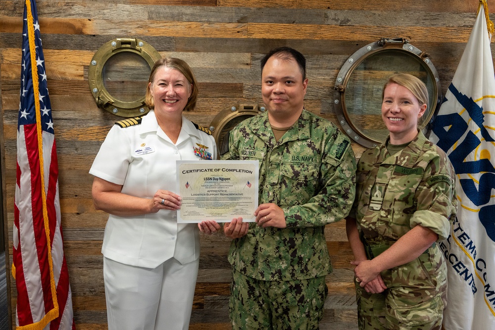Navy Reserve Sailors Complete Logistics Support Representative Apprentice Qualification