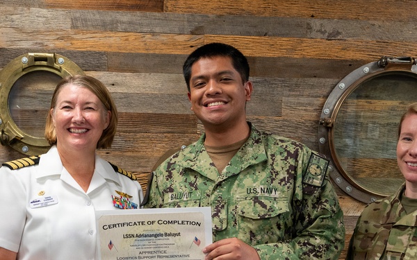 Navy Reserve Sailors Complete Logistics Support Representative Apprentice Qualification