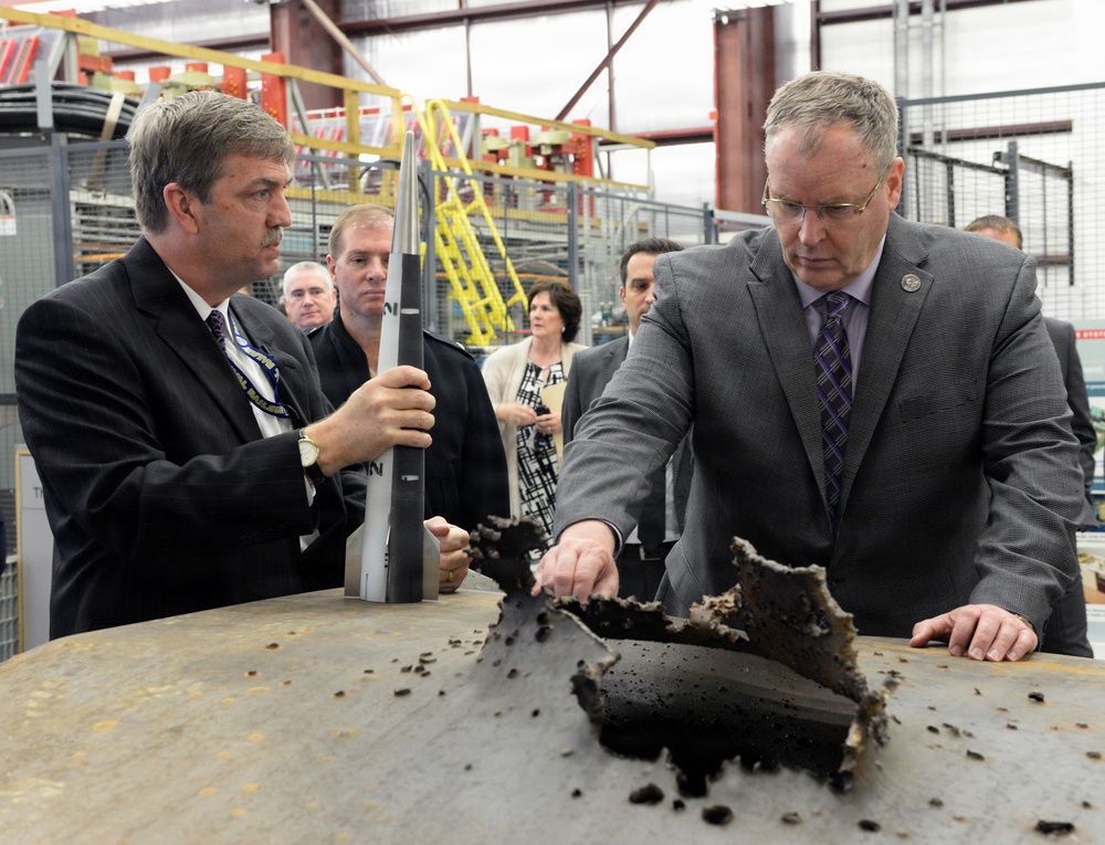 DSD Visits NSWC Dahlgren