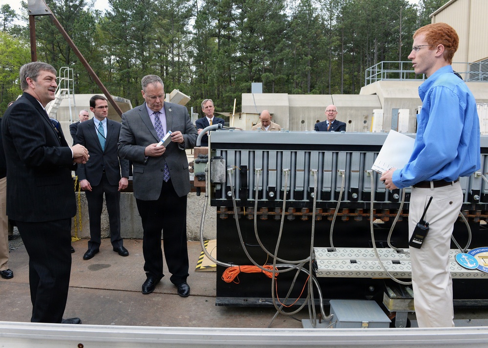 DSD Visits NSWC Dahlgren