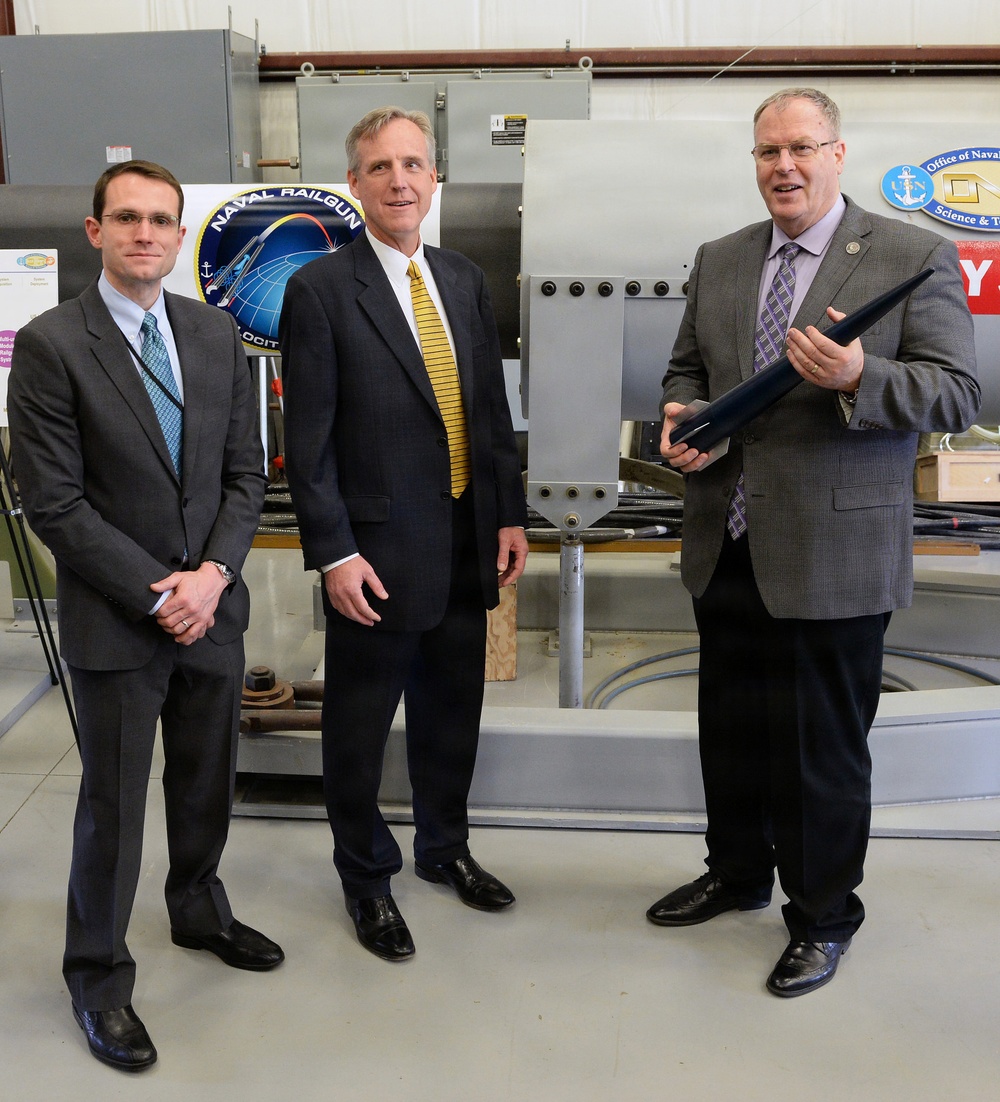 DSD Visits NSWC Dahlgren