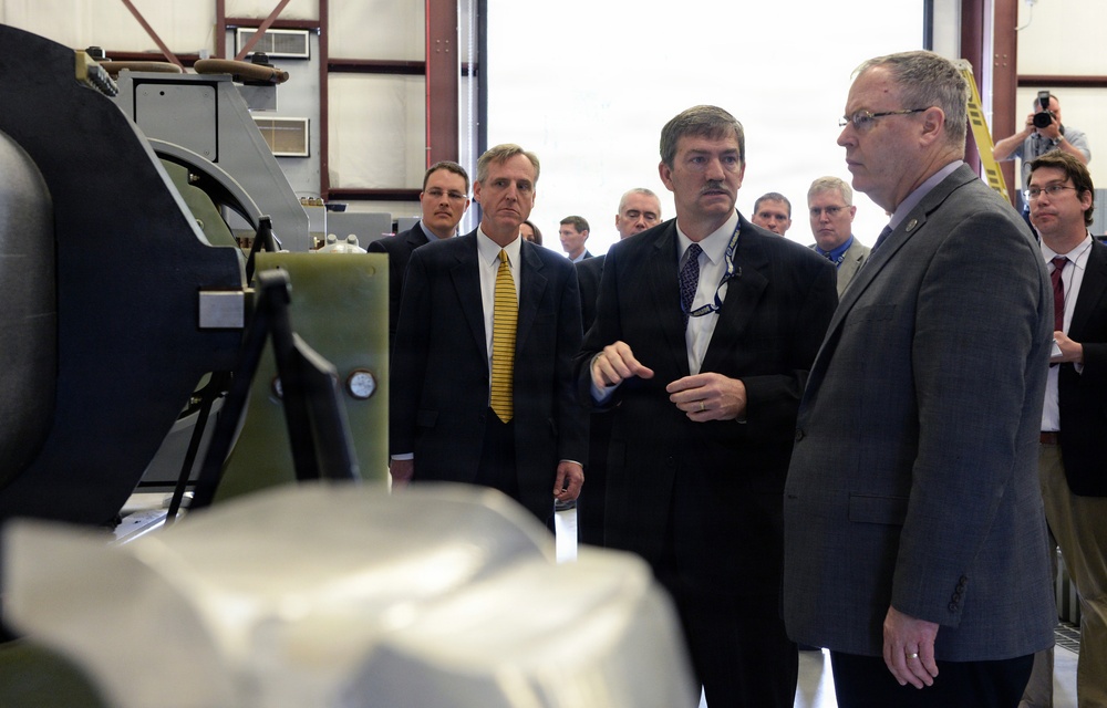 DSD Visits NSWC Dahlgren