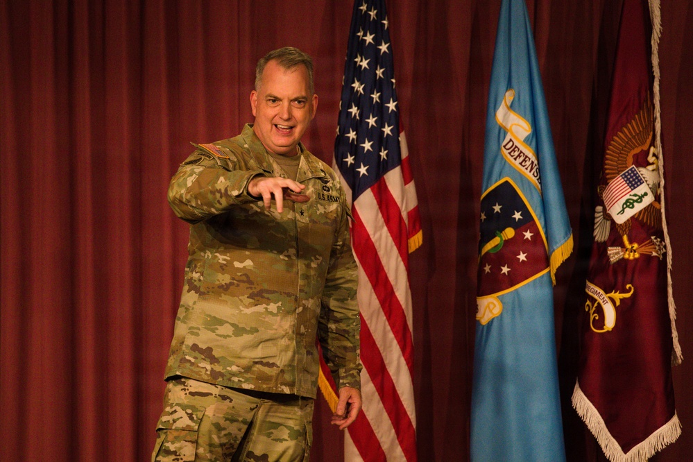 Landers highlights readiness, warfighter support during Madigan town hall