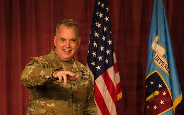 Landers highlights readiness, warfighter support during Madigan town hall