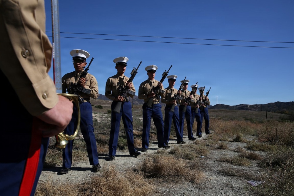 2nd Battalion, 1st Marine Regiment honors 2/1 Vietnam veterans