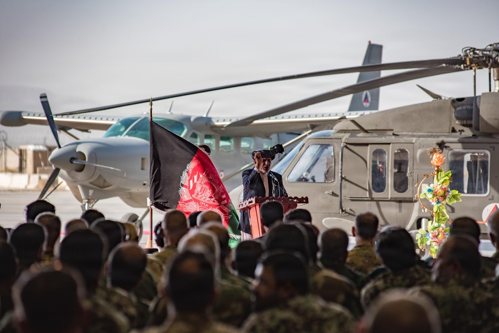Afghan president welcomes first Afghan Air Force Black Hawk helicopters