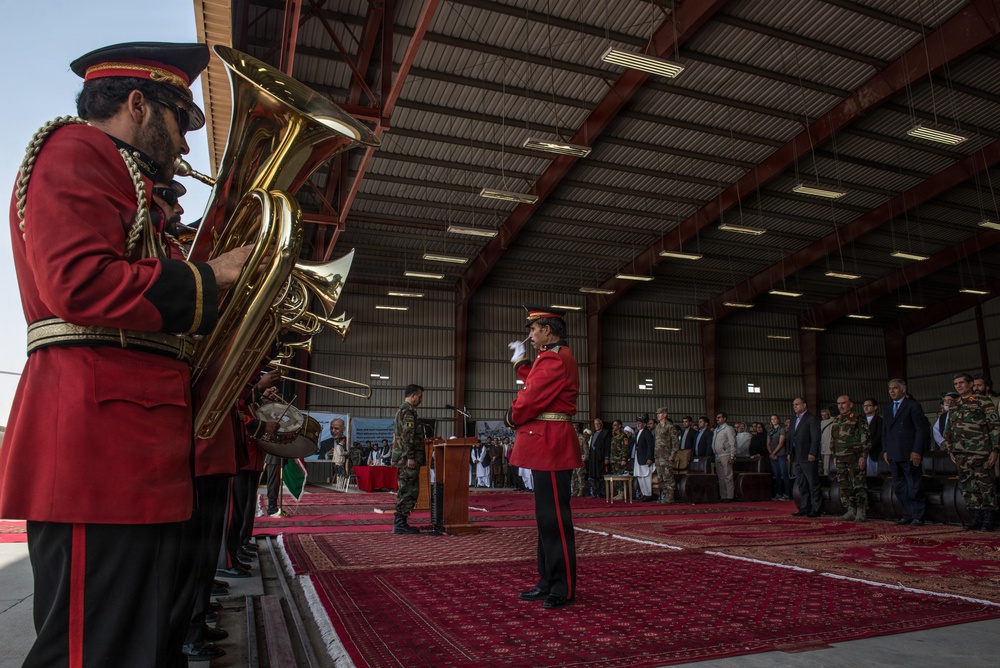 Afghan president welcomes first Afghan Air Force Black Hawk helicopters