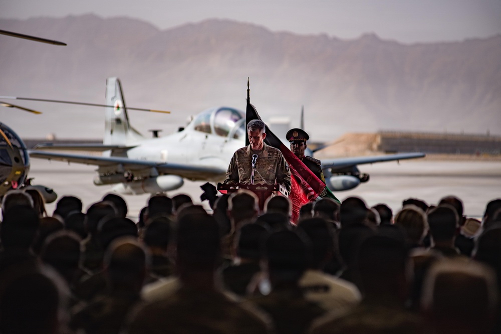 Afghan president welcomes first Afghan Air Force Black Hawk helicopters