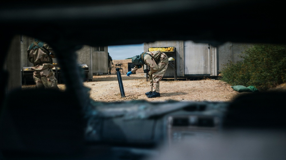 EOD Technicians Conduct a CBR Drill