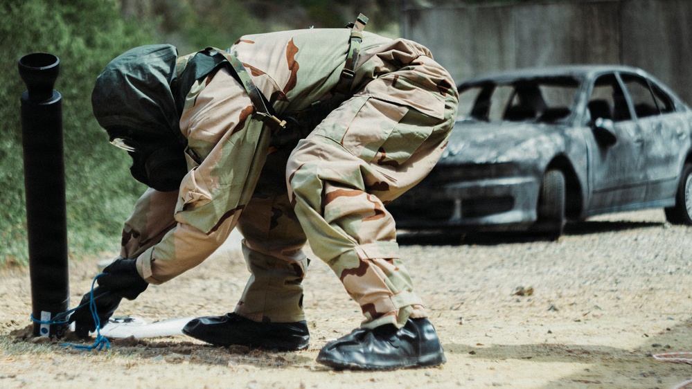 EOD Technicians Conduct a CBR Drill