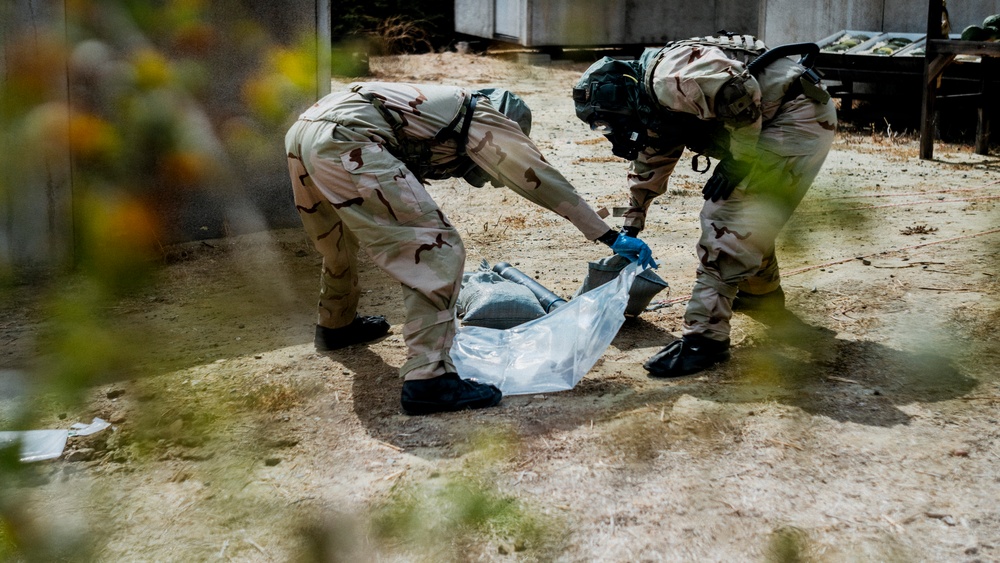 EOD Technicians Conduct a CBR Drill