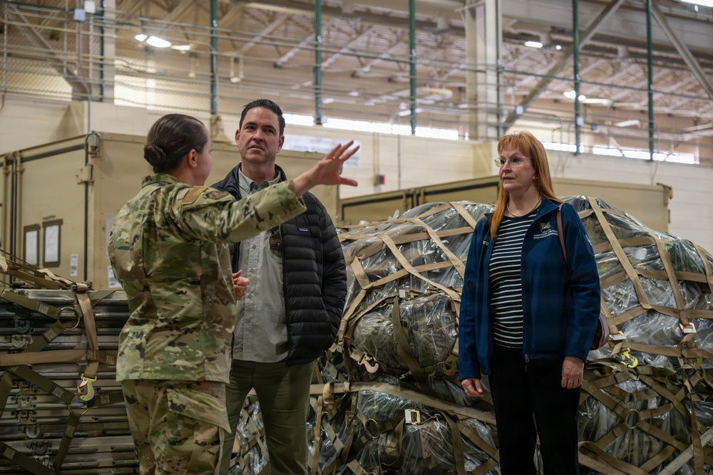 Assistant SAF/IE visits JBER