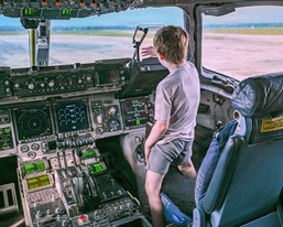 445th AW showcases C-17 during kids’ 'deployment' event