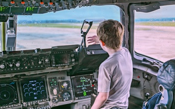 445th AW showcases C-17 during kids' 'deployment' event