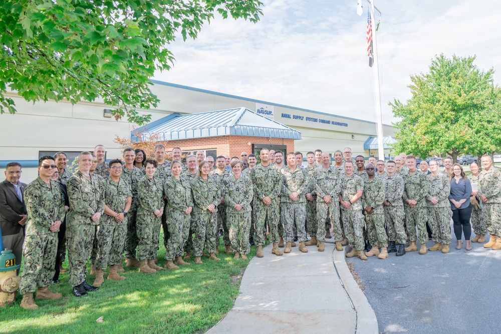 NAVSUP FLC Personnel Meet at HQ to Learn Commander's Intent