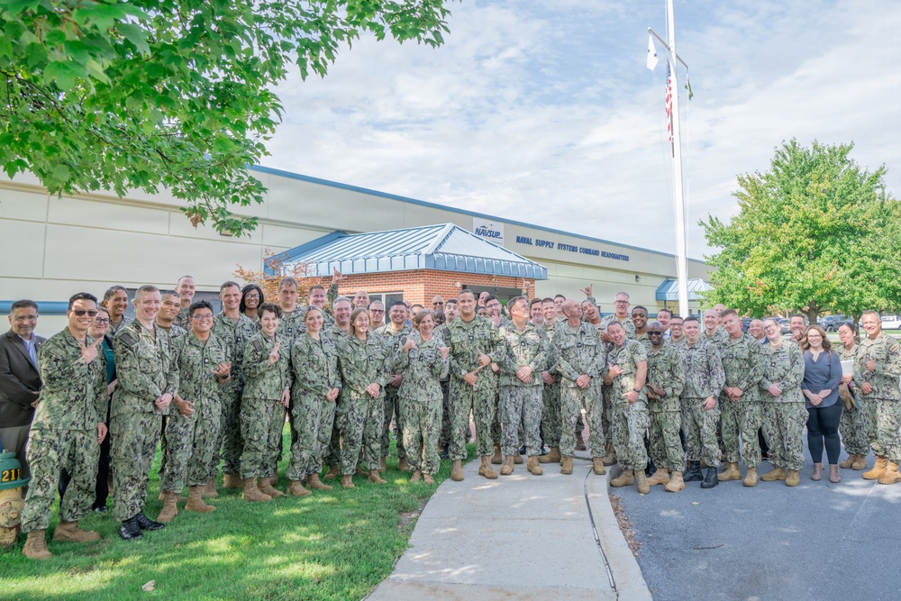 NAVSUP FLC Personnel Meet at HQ to Learn Commander's Intent