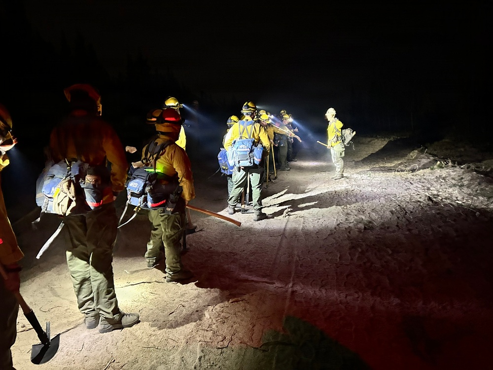 Active-duty U.S. Army Soldiers from 7th Infantry Division activated as wildland firefighters on the Little Giant Fire