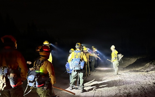 Active-duty U.S. Army Soldiers from 7th Infantry Division activated as wildland firefighters on the Little Giant Fire