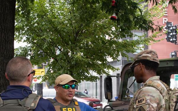 JTF-DC Georgia National Guardsmen Starburst Plaza Patrol