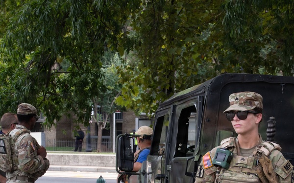 JTF-DC Georgia National Guardsmen Starburst Plaza Patrol