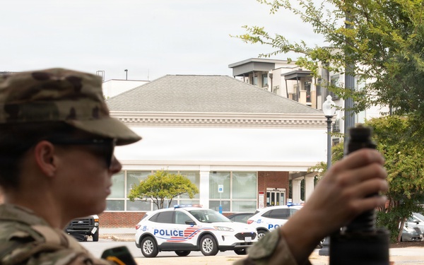 JTF-DC Georgia National Guardsmen Starburst Plaza Patrol