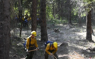Active-duty Soldiers on the Little Giant Fire