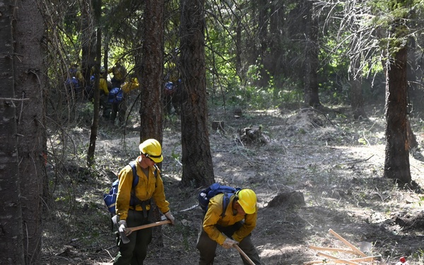 Active-duty Soldiers on the Little Giant Fire