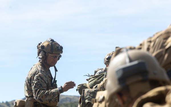 3rd Bn., 4th Marines conduct helicopter extractions during MTX 4-26