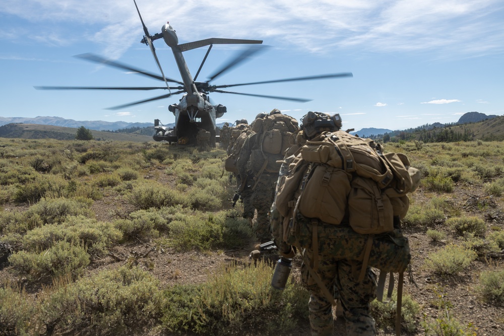 3rd Bn., 4th Marines conduct helicopter extractions during MTX 4-26