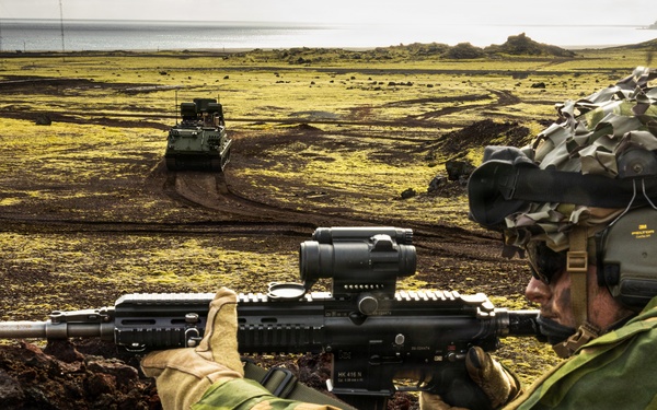 U.S., Norwegian Forces Displace Combined Air Defense and Missile Systems in Jan Mayen