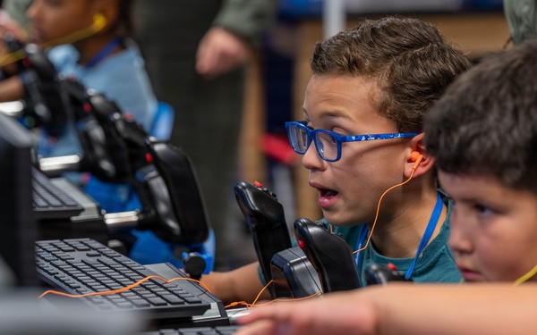 STARBASE Holloman students explore aviation through flight simulators