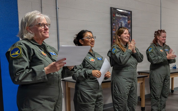STARBASE Holloman students explore aviation through flight simulators