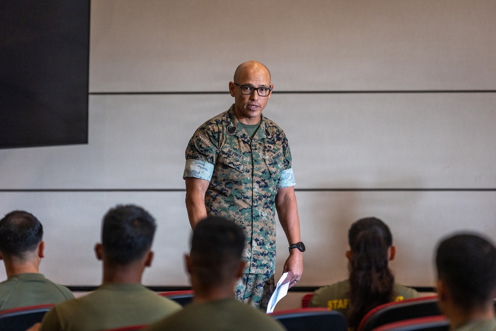 I MEF Sgt. Maj. Visits SNCO Leadership School 5-26
