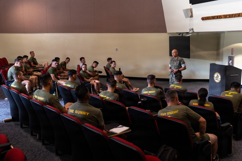 I MEF Sgt. Maj. Visits SNCO Leadership School 5-26