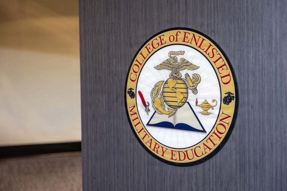 I MEF Sgt. Maj. Visits SNCO Leadership School 5-26