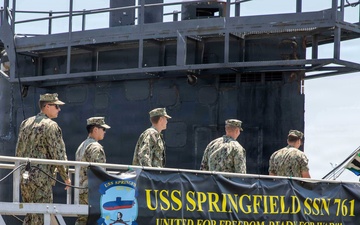 U.S. Naval Academy Midshipmen Visit USS Springfield